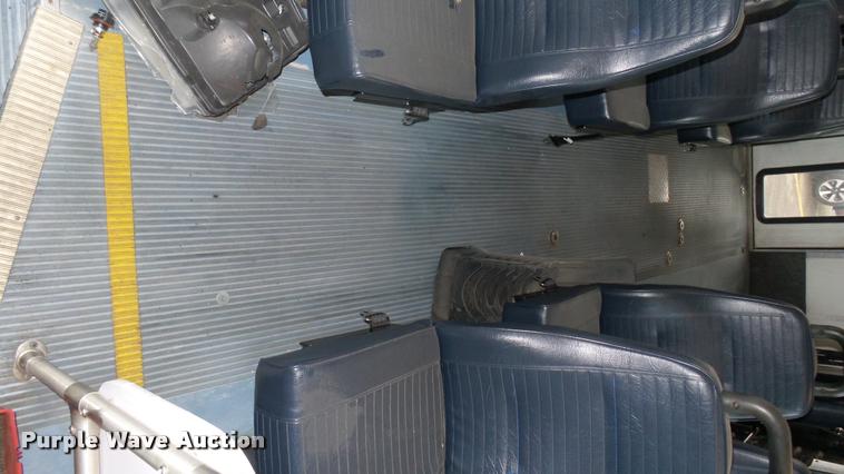 image for item L2390 2010 Ford E450 Super Duty shuttle bus