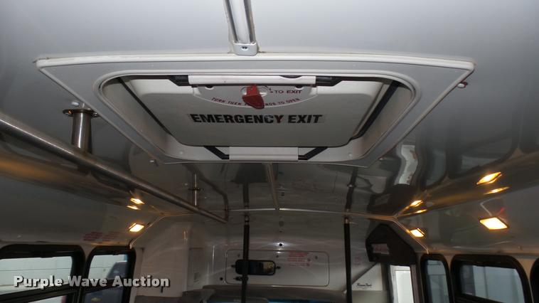 image for item L2390 2010 Ford E450 Super Duty shuttle bus