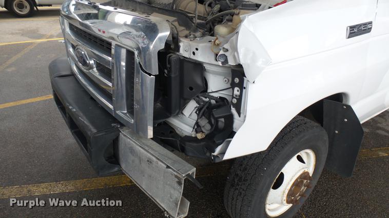 image for item L2390 2010 Ford E450 Super Duty shuttle bus