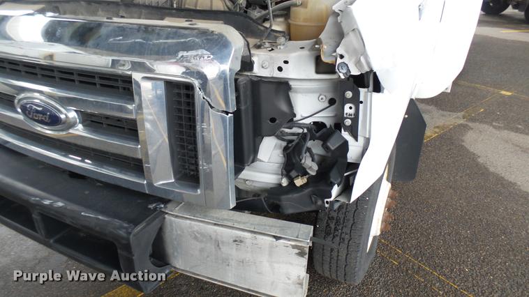 image for item L2390 2010 Ford E450 Super Duty shuttle bus