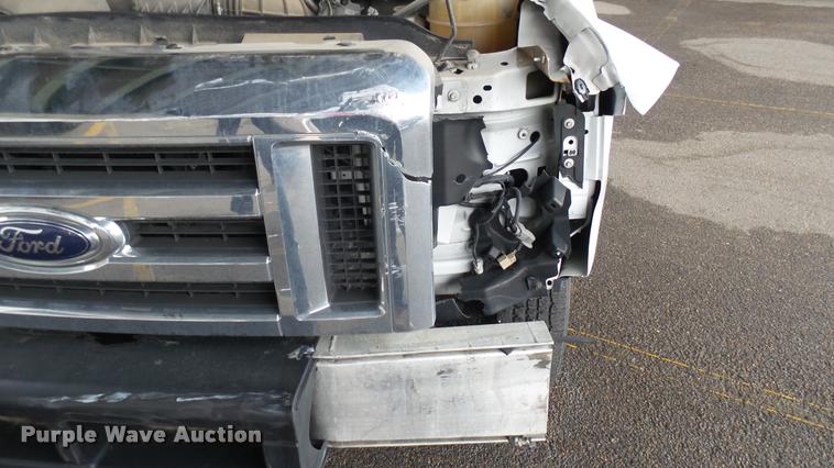 image for item L2390 2010 Ford E450 Super Duty shuttle bus