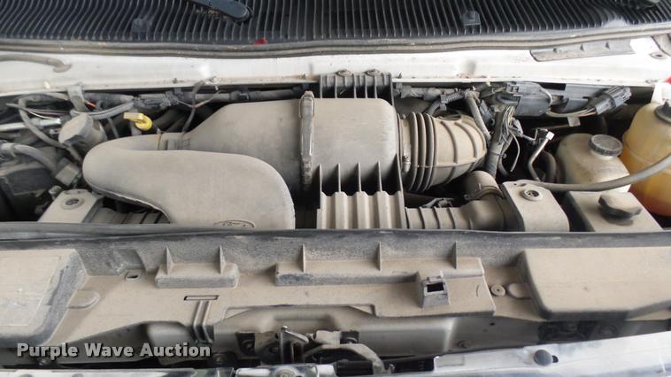 image for item L2390 2010 Ford E450 Super Duty shuttle bus