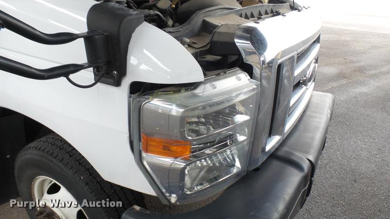image for item L2390 2010 Ford E450 Super Duty shuttle bus