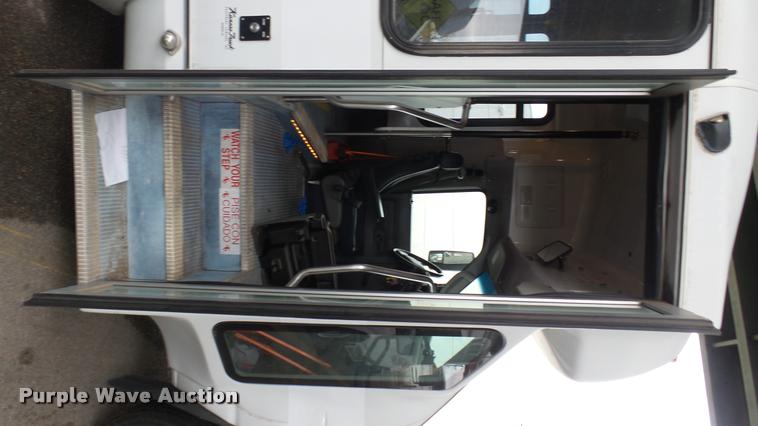 image for item L2390 2010 Ford E450 Super Duty shuttle bus