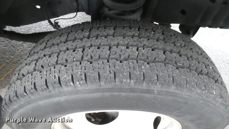 image for item L2390 2010 Ford E450 Super Duty shuttle bus