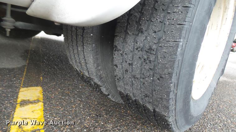 image for item L2390 2010 Ford E450 Super Duty shuttle bus