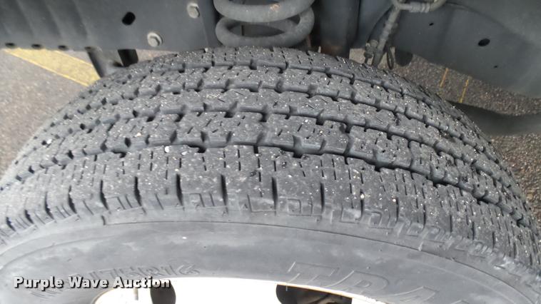 image for item L2390 2010 Ford E450 Super Duty shuttle bus