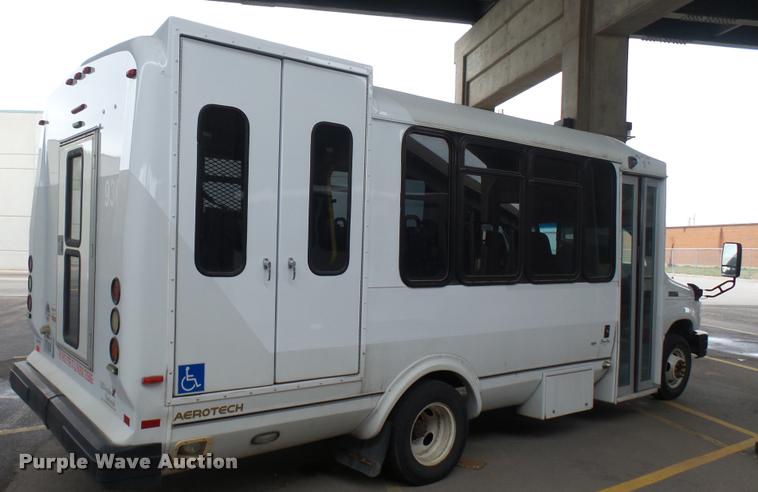 image for item L2391 2009 Ford E450 Super Duty shuttle bus