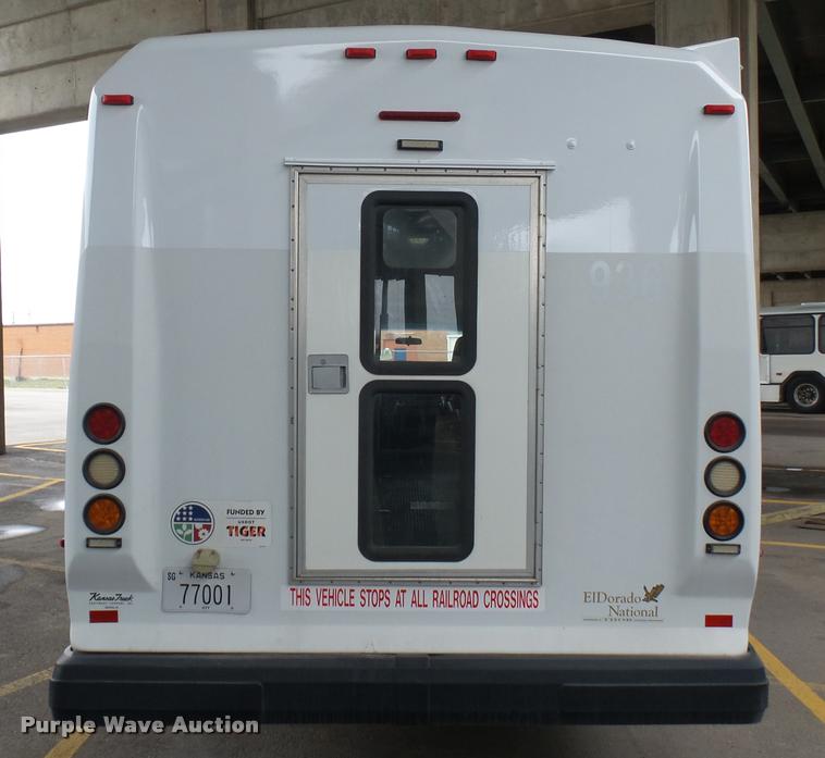 image for item L2391 2009 Ford E450 Super Duty shuttle bus