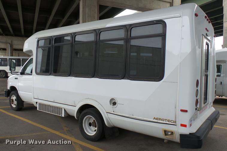 image for item L2391 2009 Ford E450 Super Duty shuttle bus