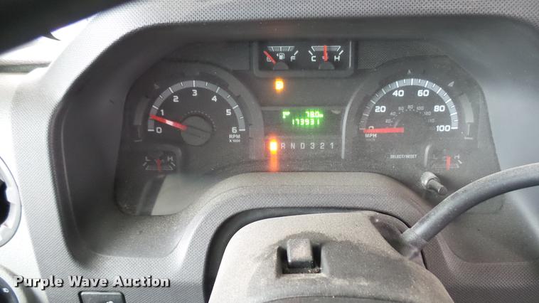 image for item L2391 2009 Ford E450 Super Duty shuttle bus