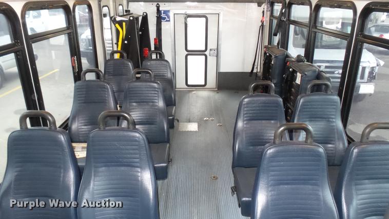 image for item L2391 2009 Ford E450 Super Duty shuttle bus