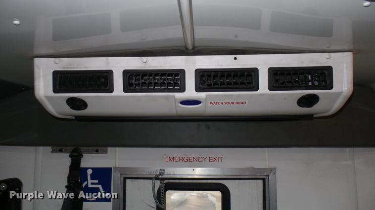 image for item L2391 2009 Ford E450 Super Duty shuttle bus