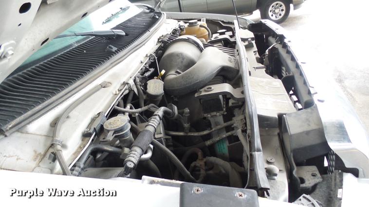 image for item L2391 2009 Ford E450 Super Duty shuttle bus