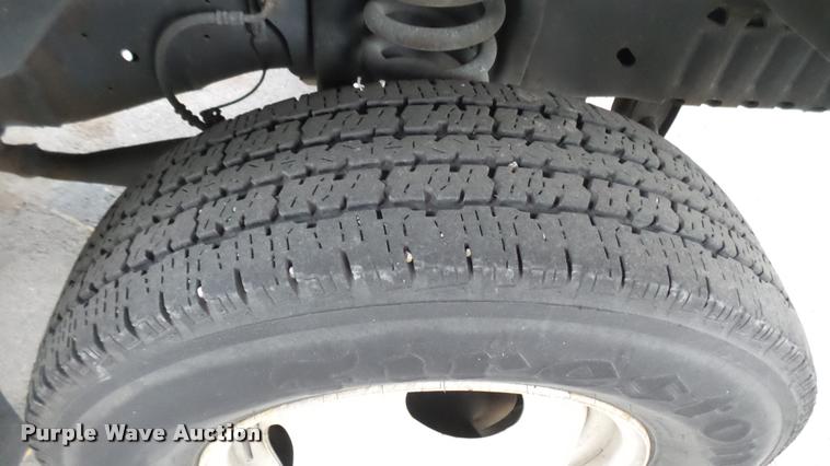 image for item L2391 2009 Ford E450 Super Duty shuttle bus