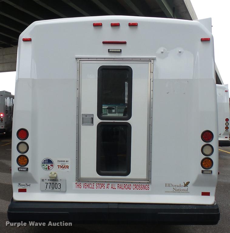 image for item L2392 2009 Ford E450 Super Duty shuttle bus