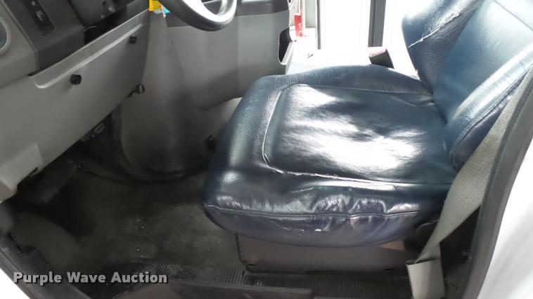 image for item L2392 2009 Ford E450 Super Duty shuttle bus
