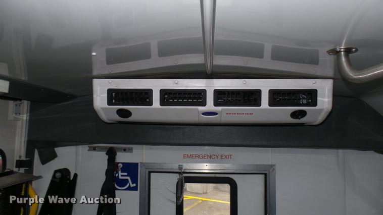 image for item L2392 2009 Ford E450 Super Duty shuttle bus