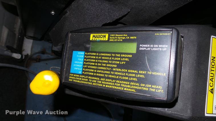 image for item L2392 2009 Ford E450 Super Duty shuttle bus