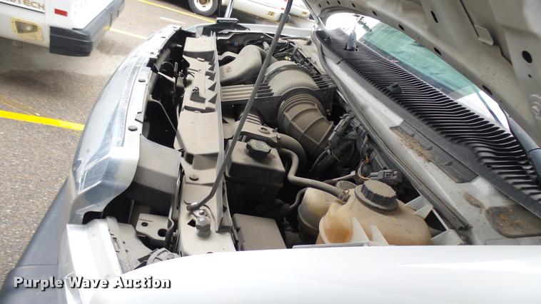 image for item L2392 2009 Ford E450 Super Duty shuttle bus