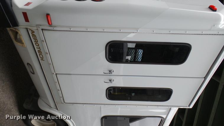 image for item L2392 2009 Ford E450 Super Duty shuttle bus