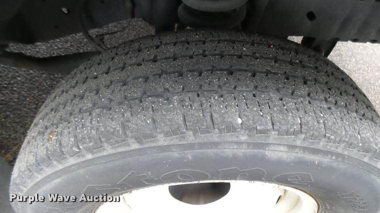 image for item L2392 2009 Ford E450 Super Duty shuttle bus