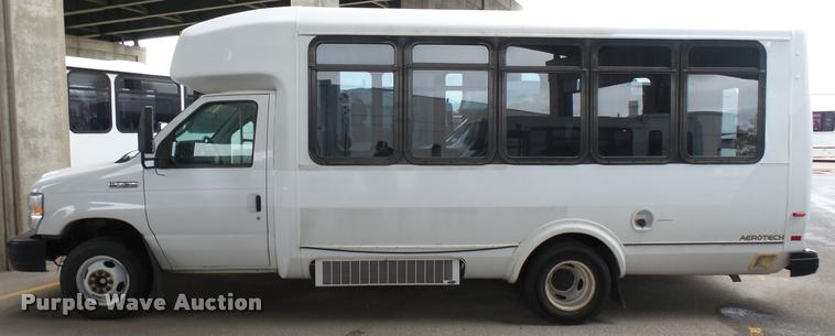 image for item L2393 2009 Ford E450 Super Duty shuttle bus