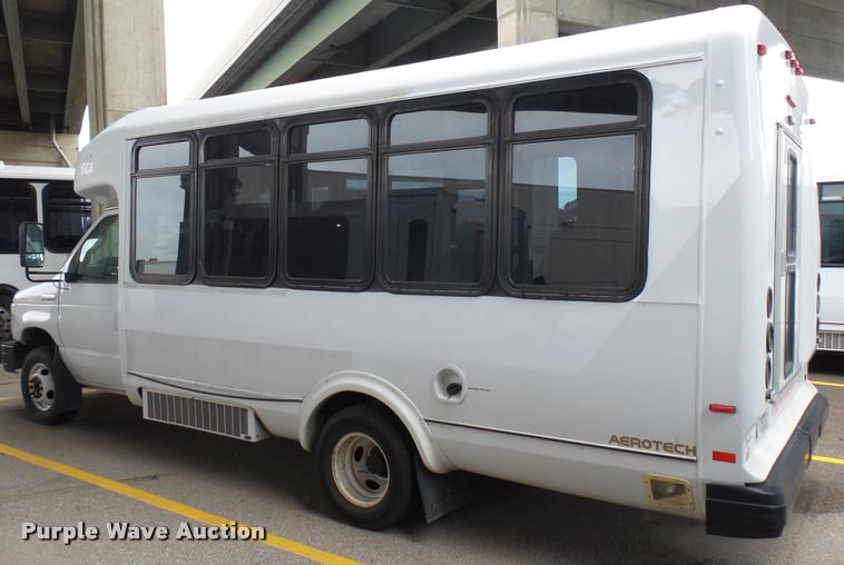 image for item L2393 2009 Ford E450 Super Duty shuttle bus
