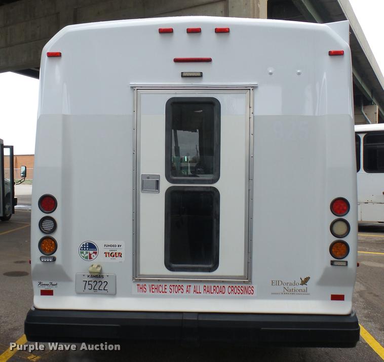 image for item L2393 2009 Ford E450 Super Duty shuttle bus