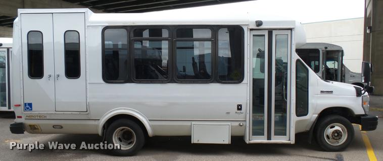 image for item L2393 2009 Ford E450 Super Duty shuttle bus