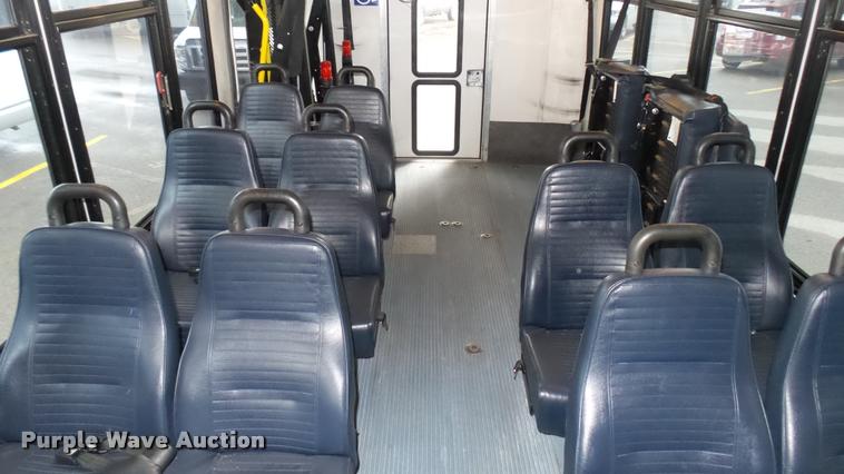 image for item L2393 2009 Ford E450 Super Duty shuttle bus