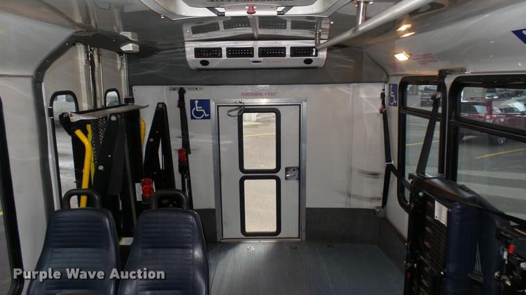 image for item L2393 2009 Ford E450 Super Duty shuttle bus