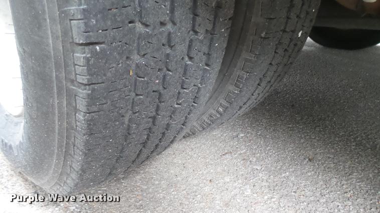 image for item L2393 2009 Ford E450 Super Duty shuttle bus