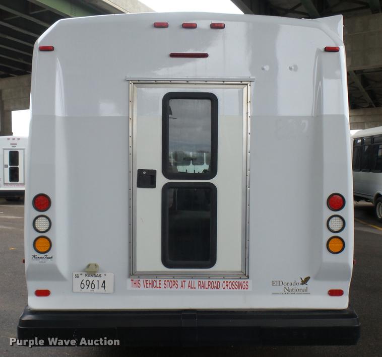 image for item L2394 2008 Ford E450 Super Duty shuttle bus