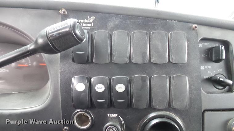 image for item L2394 2008 Ford E450 Super Duty shuttle bus