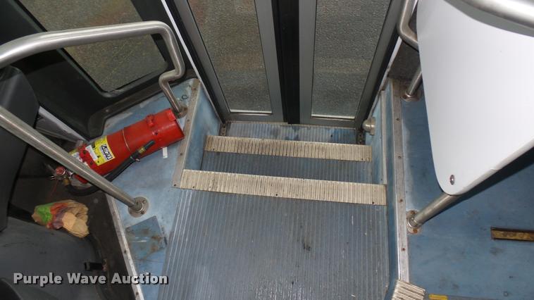 image for item L2394 2008 Ford E450 Super Duty shuttle bus