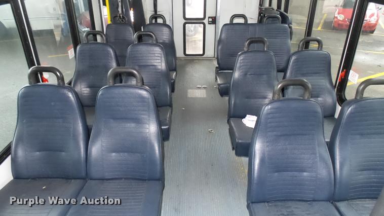 image for item L2394 2008 Ford E450 Super Duty shuttle bus