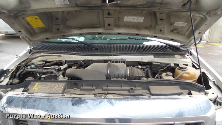 image for item L2394 2008 Ford E450 Super Duty shuttle bus