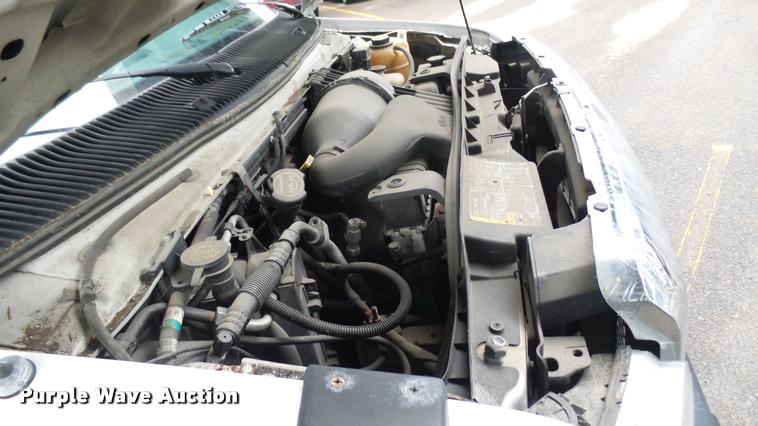 image for item L2394 2008 Ford E450 Super Duty shuttle bus