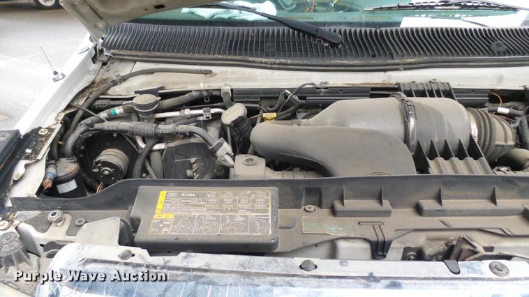 image for item L2394 2008 Ford E450 Super Duty shuttle bus