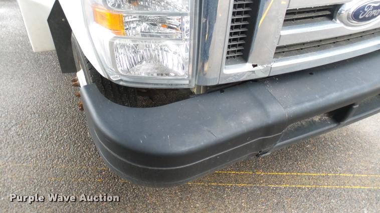 image for item L2394 2008 Ford E450 Super Duty shuttle bus