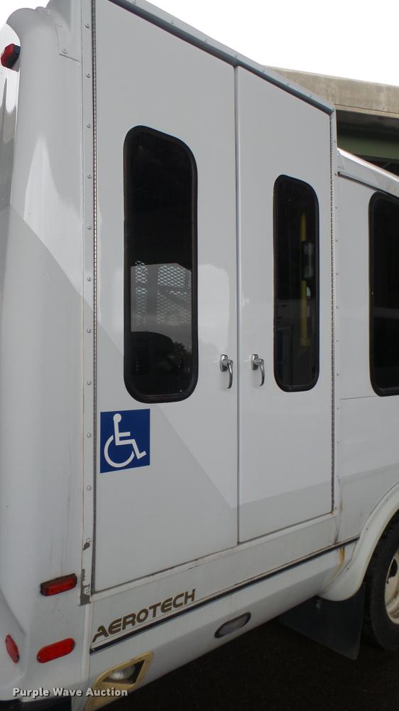 image for item L2394 2008 Ford E450 Super Duty shuttle bus