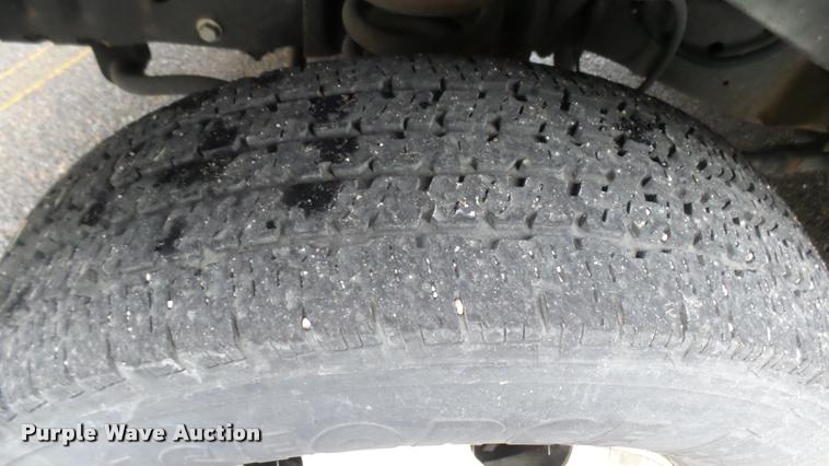 image for item L2394 2008 Ford E450 Super Duty shuttle bus