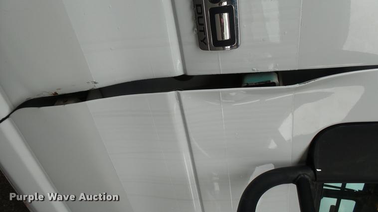image for item L2395 2008 Ford Econoline E450 Super Duty shuttle bus
