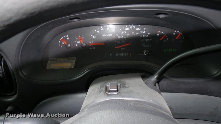 image for item L2395 2008 Ford Econoline E450 Super Duty shuttle bus