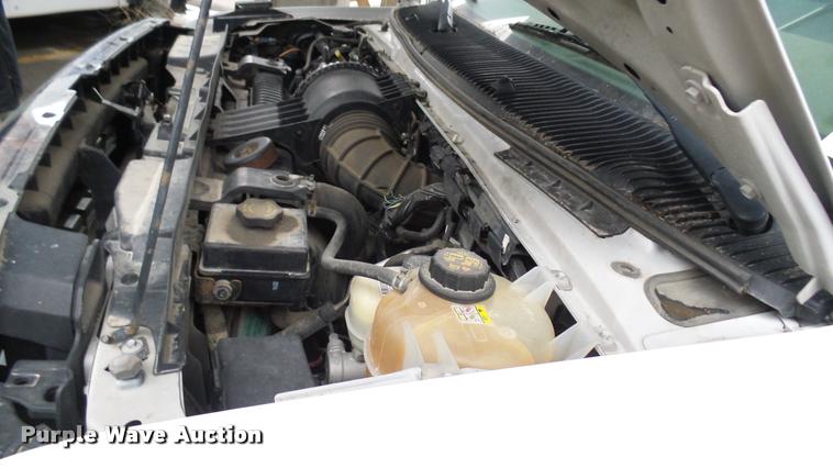 image for item L2396 2009 Ford E450 Super Duty shuttle bus