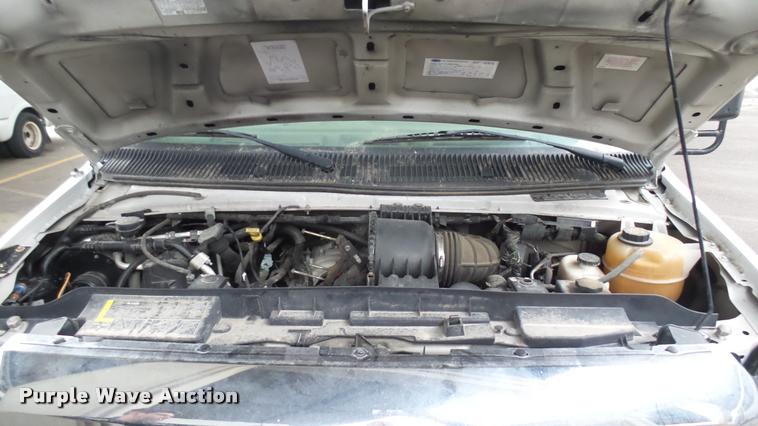 image for item L2396 2009 Ford E450 Super Duty shuttle bus