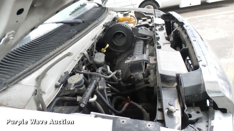 image for item L2396 2009 Ford E450 Super Duty shuttle bus