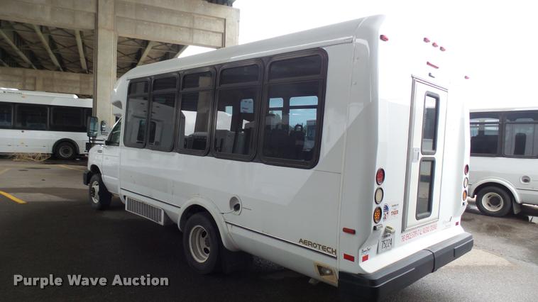 image for item L2397 2009 Ford E450 Super Duty shuttle bus