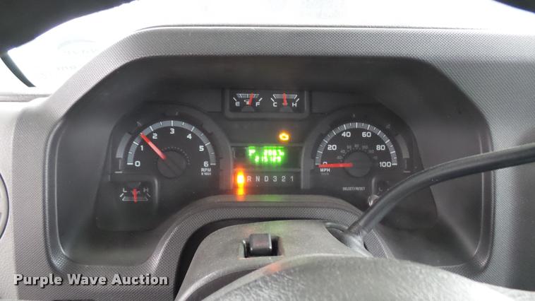 image for item L2397 2009 Ford E450 Super Duty shuttle bus